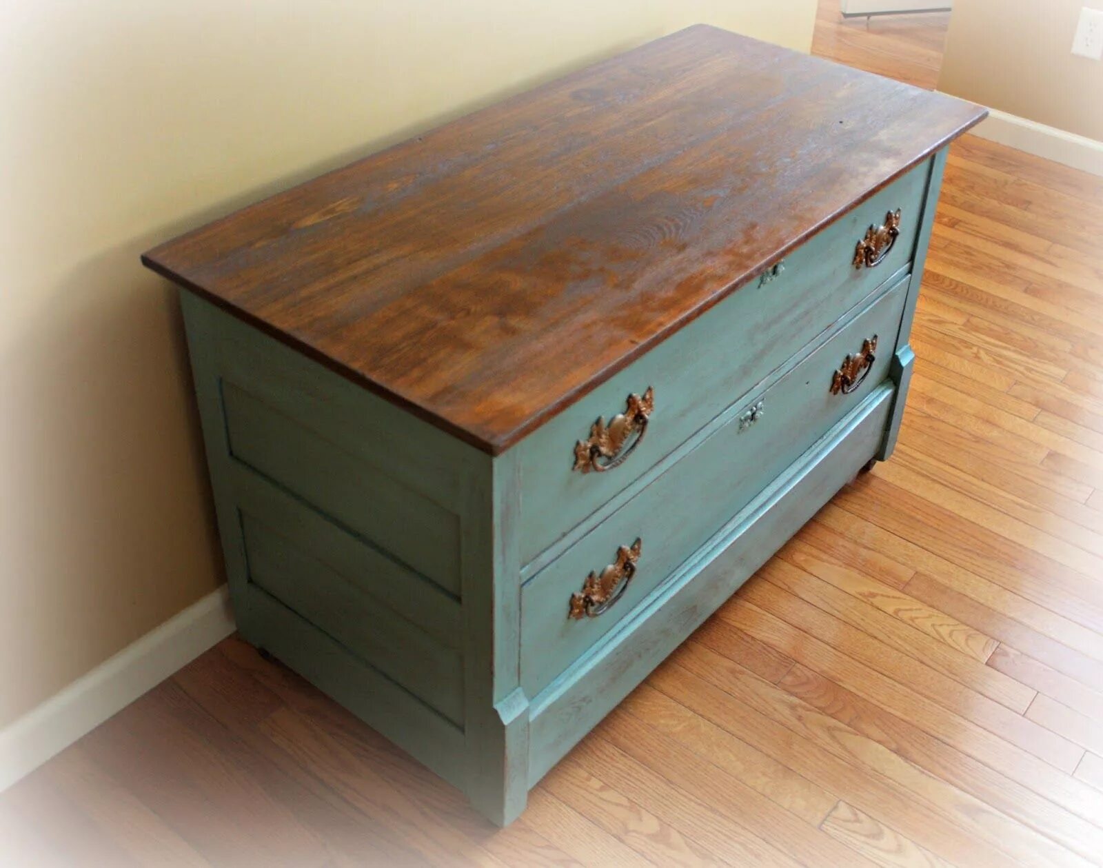 Покрашенная мебель своими руками фото Rustic Antique Dresser Painted in Provence Blue Furniture, Refurbished furniture