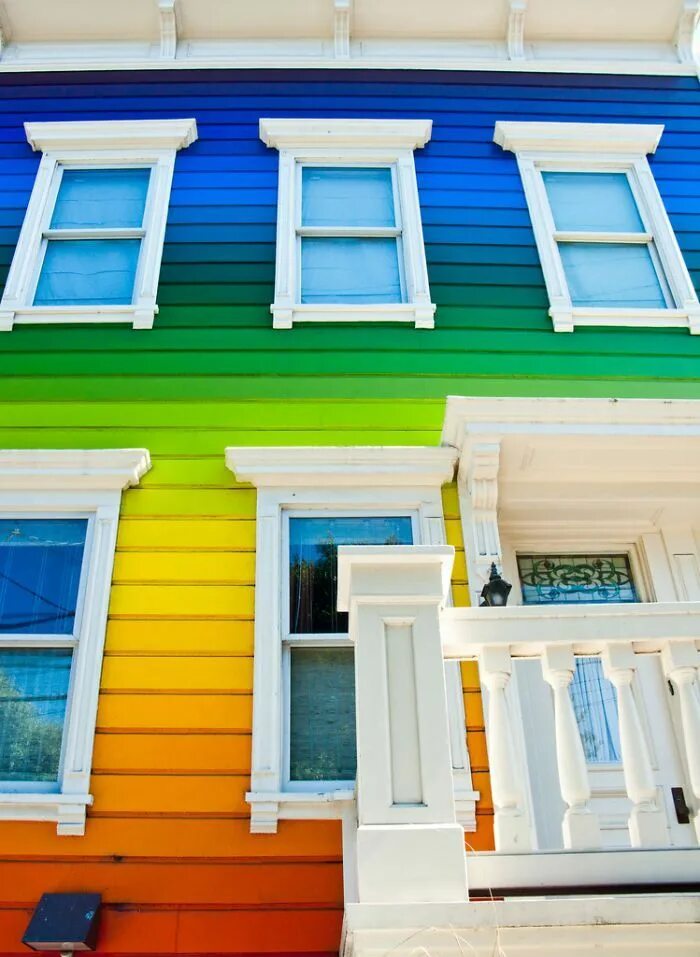 Покрашенные дома снаружи фото краской Радужный дом в США House colors, Rainbow house, Colourful buildings