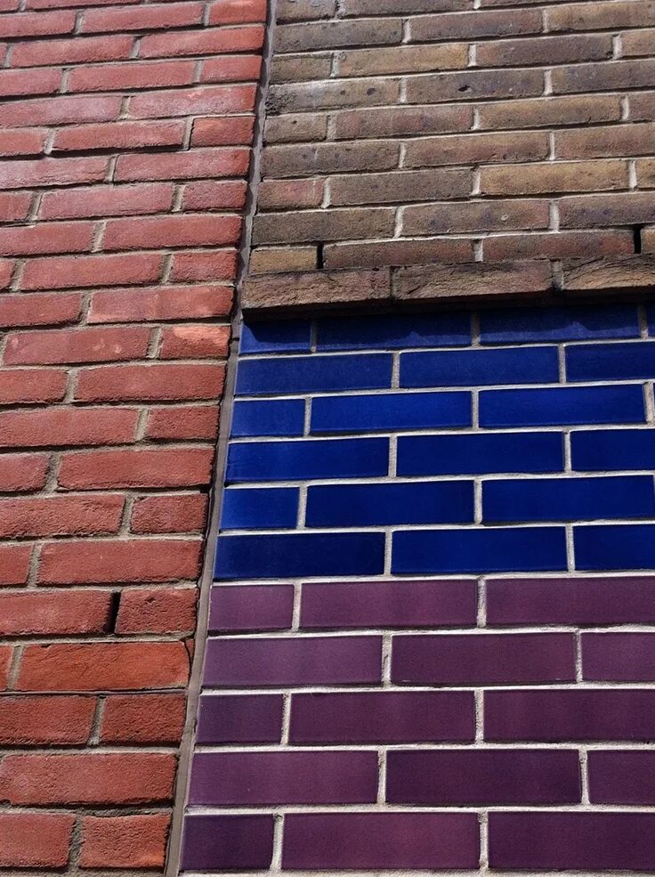 Покрашенные кирпичи дома фото Glazed bricks Glazed brick, Brick facade, Brick detail