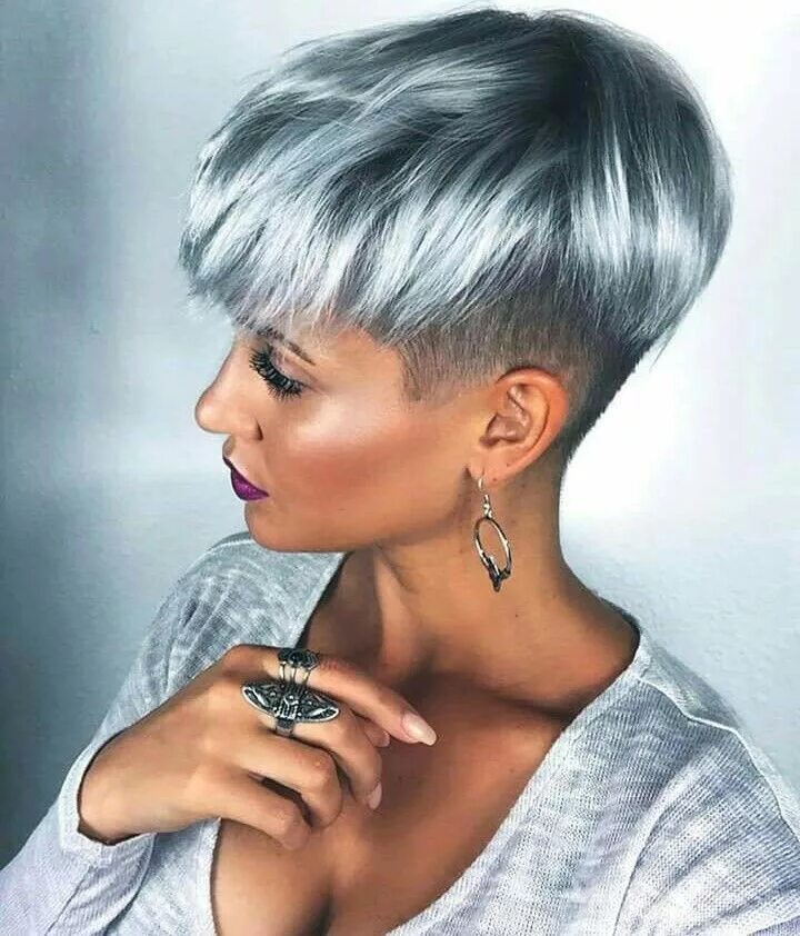 Покрашенные короткие женские стрижки Image result for hair paint cut Short silver hair, Short grey hair, Grey hair co