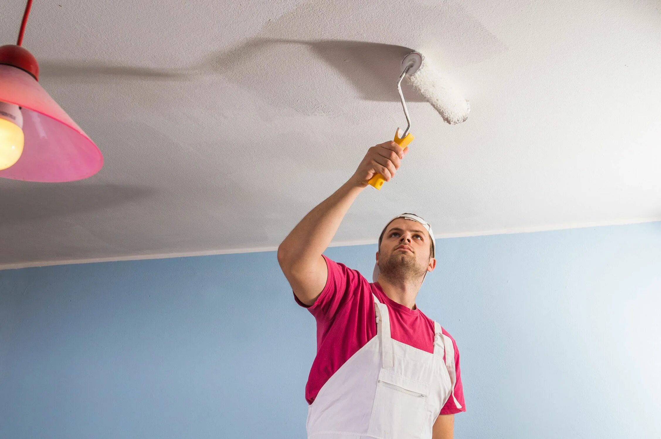 Покрашенный потолок фото Remove Popcorn Ceiling in 9 Easy Steps Home improvement, Popcorn ceiling, Removi