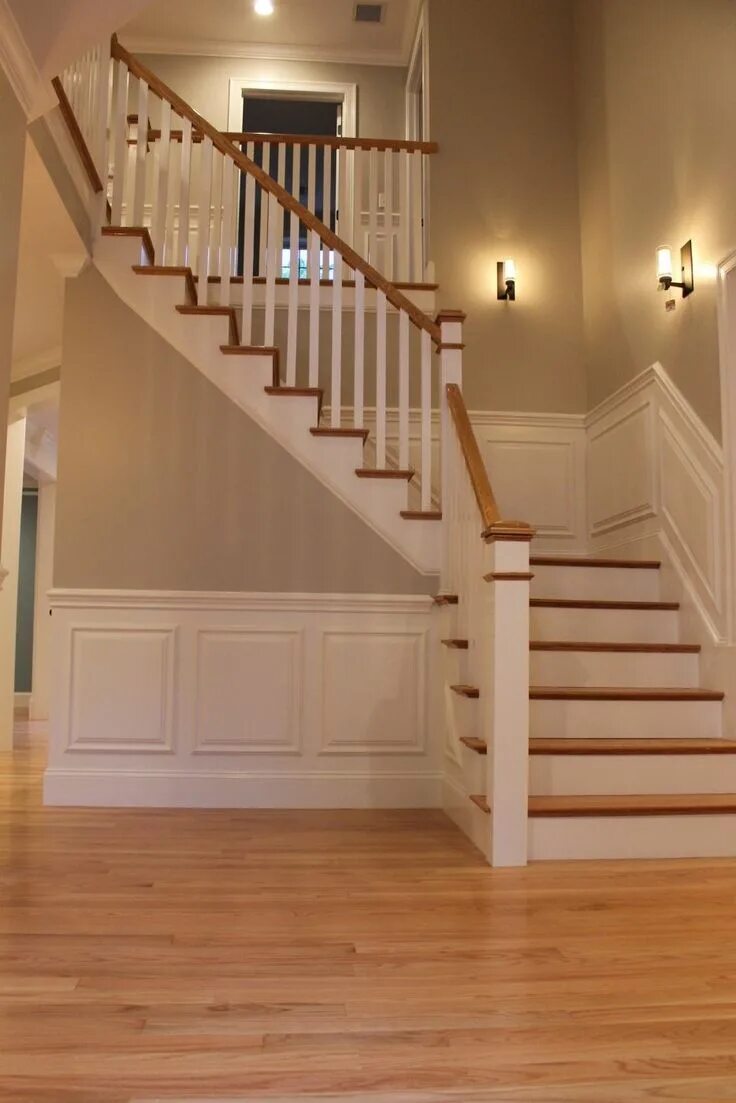 Покрасить деревянную лестницу в доме фото Hardwood floors House design, White oak floors, House stairs