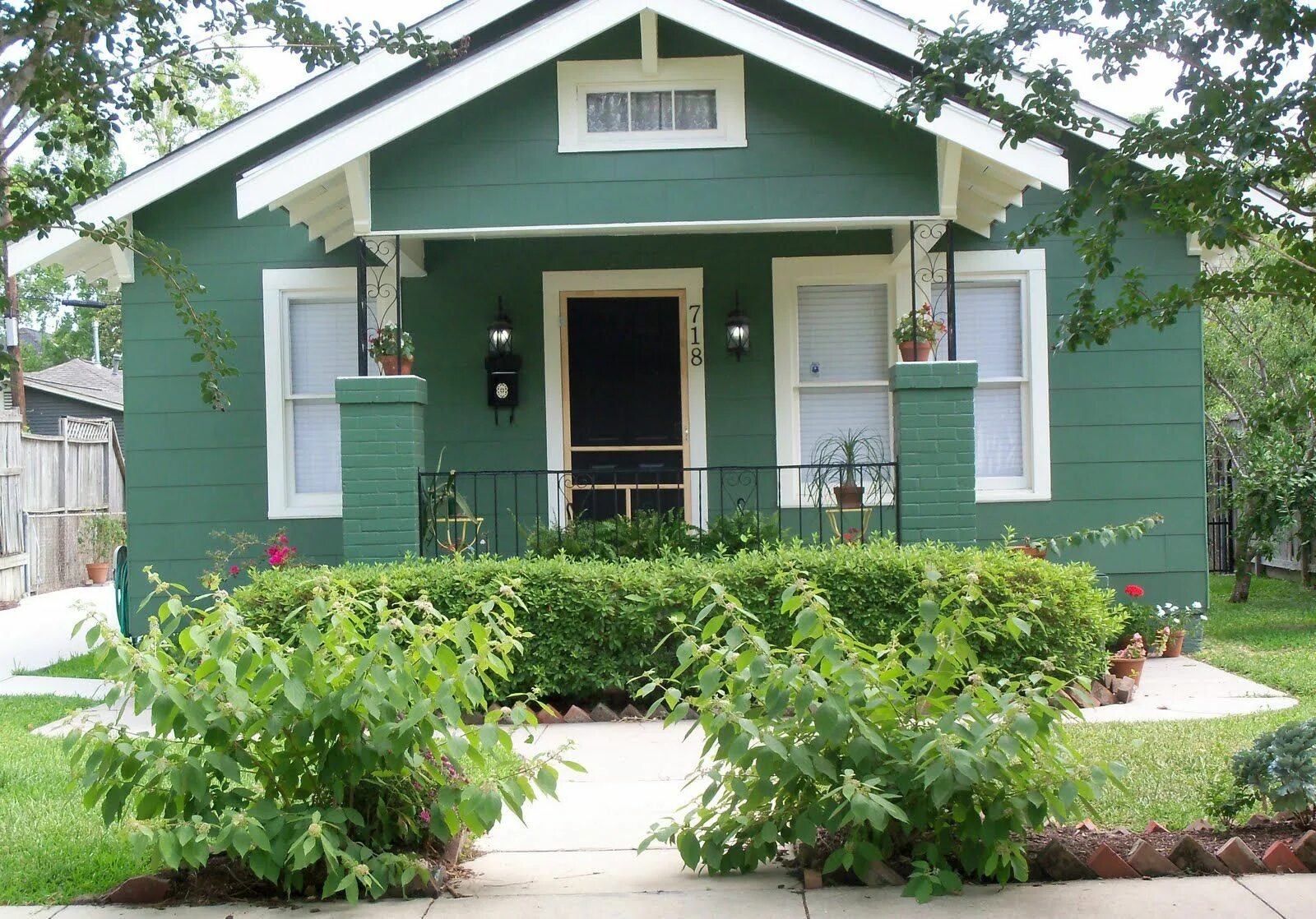 Покрасить дом на даче фото Green Houses: A Stunning Collection of Home Decor Inspiration