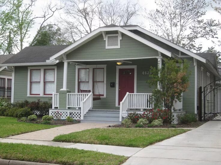 Покрасить дом на даче фото Image result for craftsman bungalow exterior colors Bungalow exterior, House pai