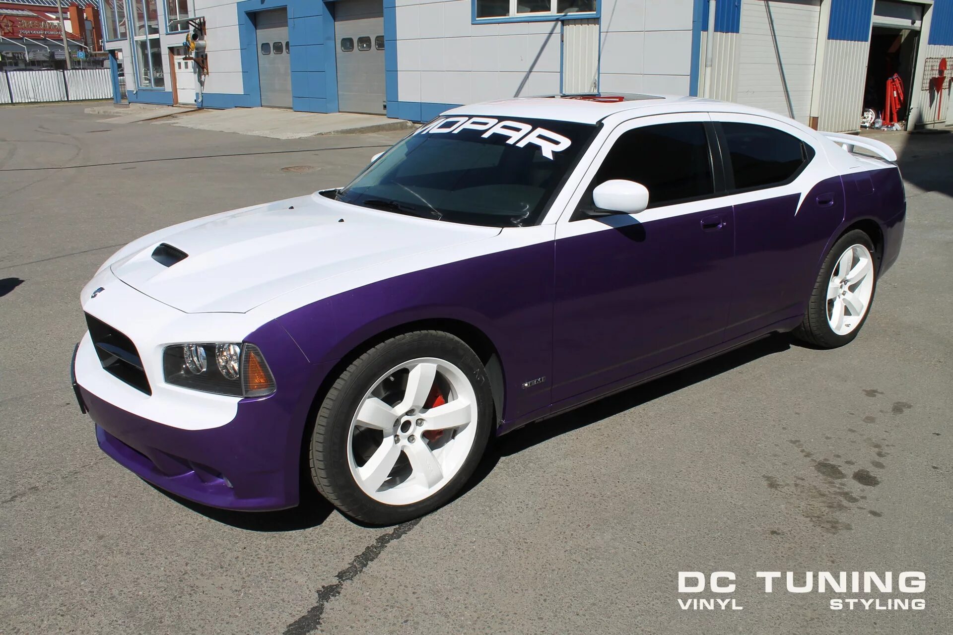 Покраска двух цветов фото Dodge Charger SRT-8, фиолетово-белый by DC Tuning! - DC Tuning на DRIVE2