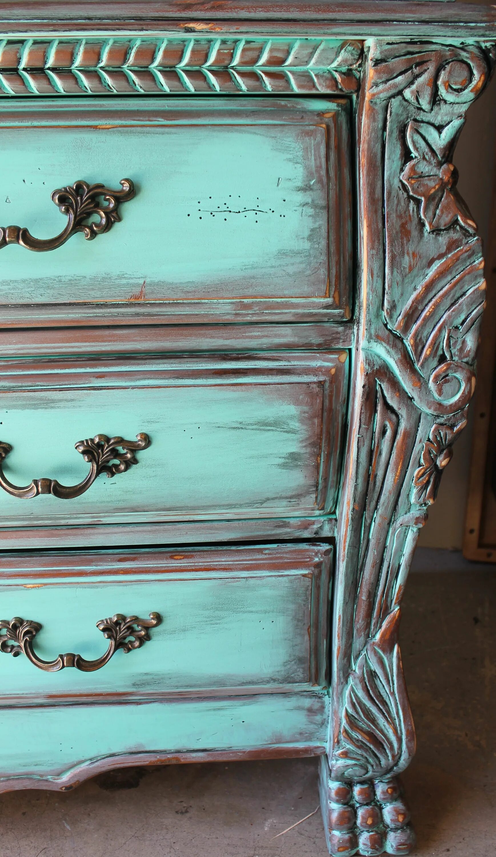 Покраска мебели своими руками в домашних Aqua Turquoise Distressed French Armoire Dresser With Aged Copper/Ebony Patina R