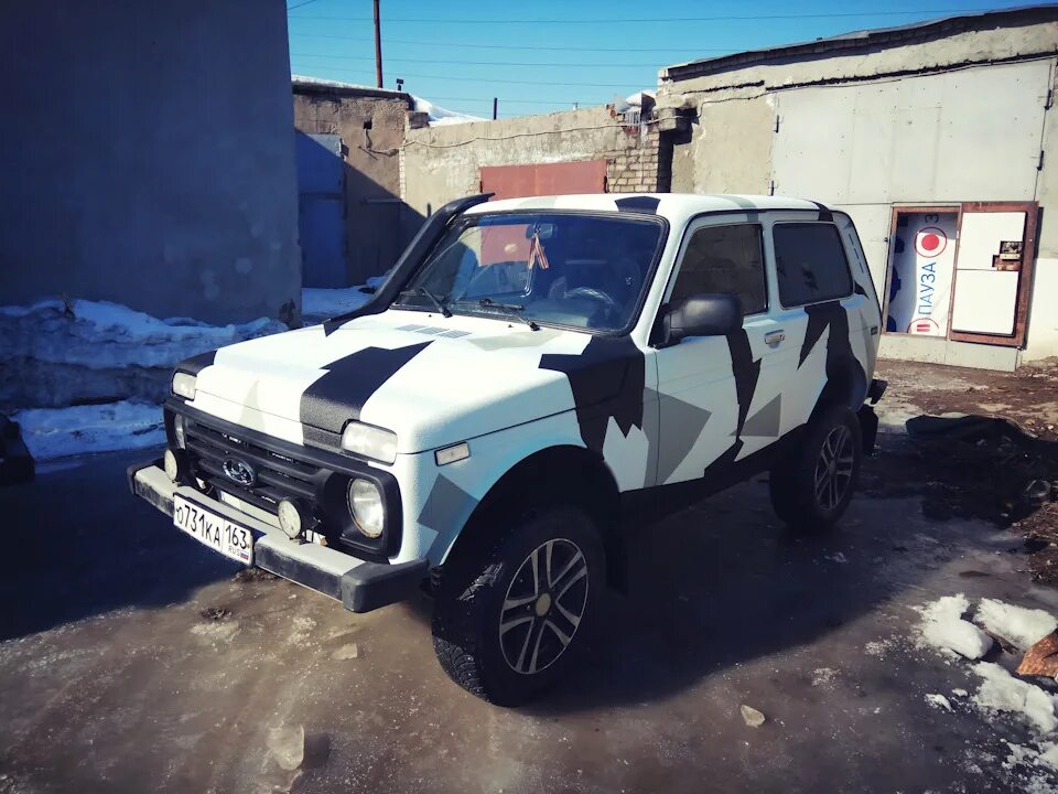 Покраска нивы фото Покраска раптор, резка арок, установка решетки Урбан - Lada 4x4 3D, 1,7 л, 2011 