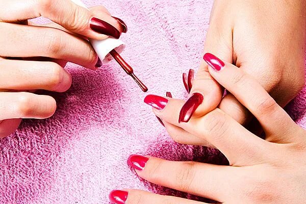 Покраска ногтей гель лаком фото Non-toxic Nail Polish Pink nail salon, Nail polish, Nail spa