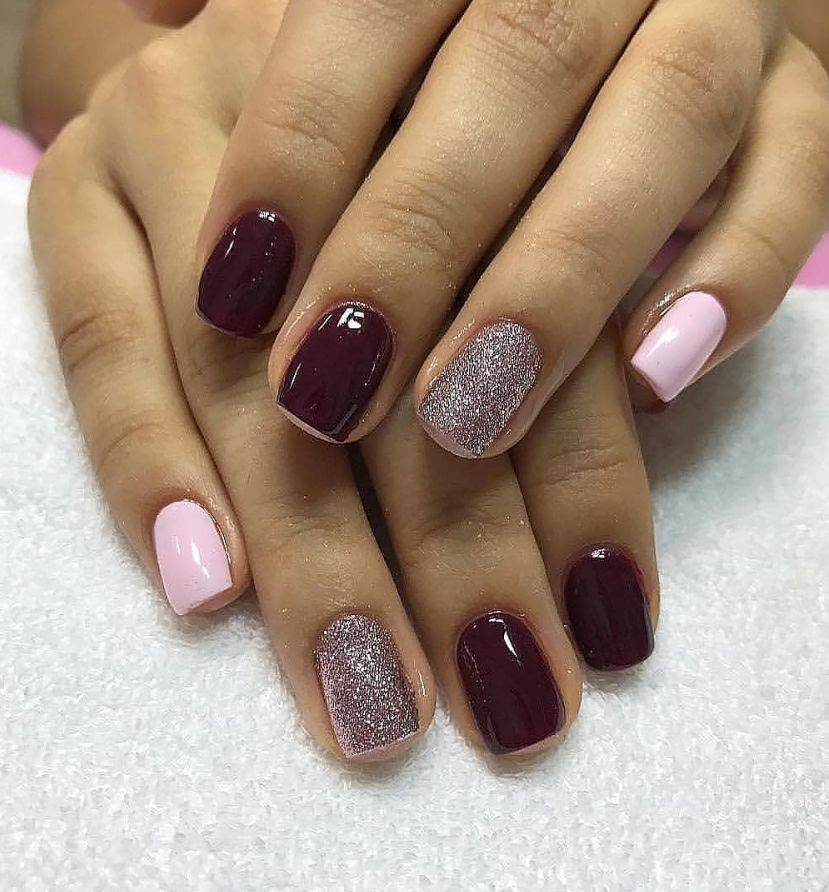 Покраска ногтей гель лаком фото новинки 2024 36 Sparkle Glitter Acrylic Nail Designs Ideas For Short Square & Almond Nails - 