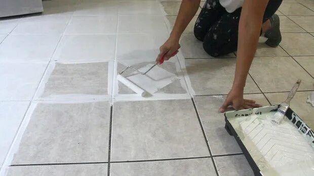 Покраска плитки фото How to Stencil a Tile Floor in 10 Steps - Kitchen & Bathroom Floor DIY- Page 2- 