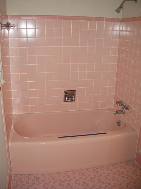 Покраска плитки в ванной фото 10 популярных идей на тему "pink tile bathroom makeover" для вдохновения