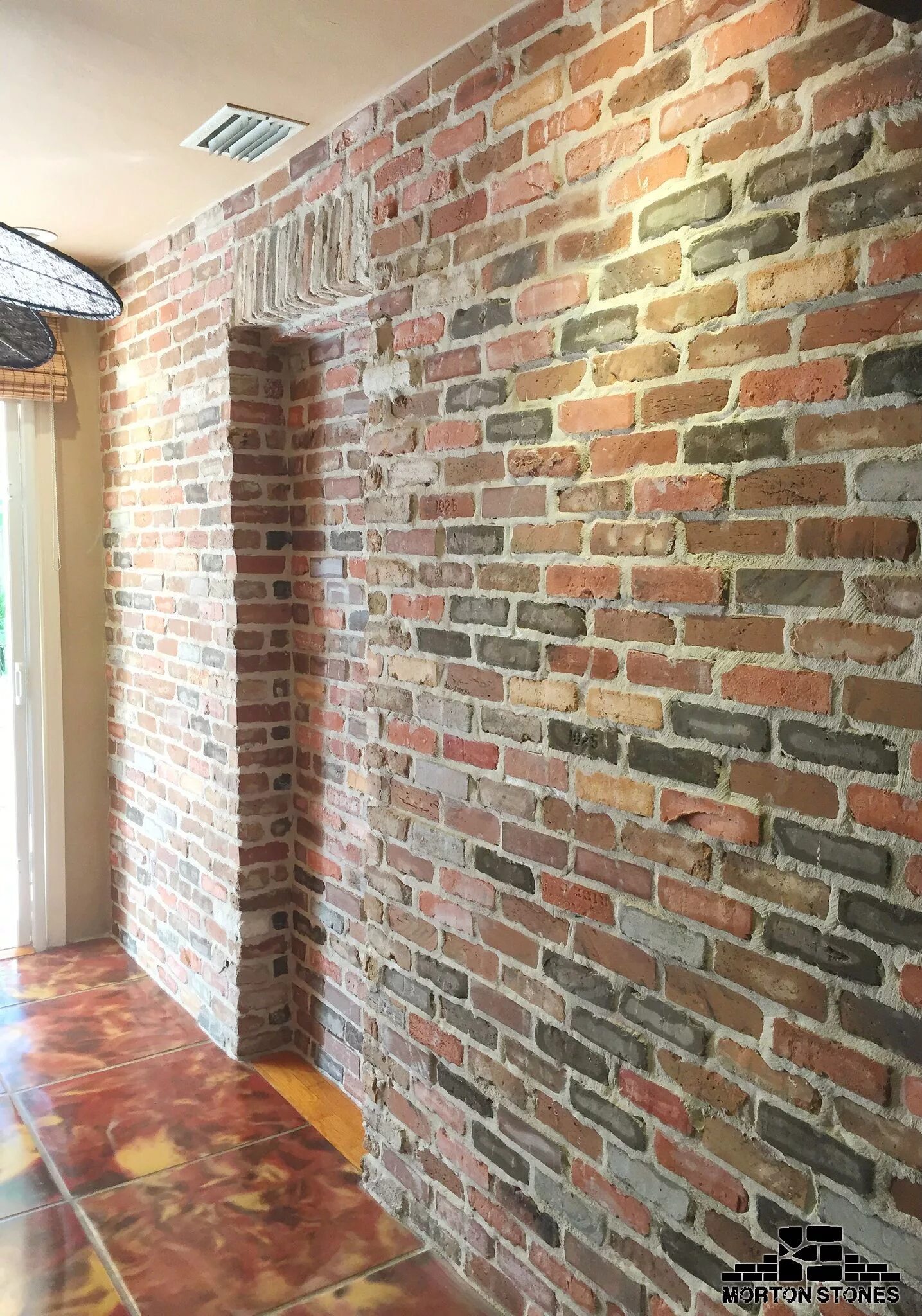 Покраска под кирпич фото This is what we called a beautiful red brick veneer wall. #mortonstones #brick #