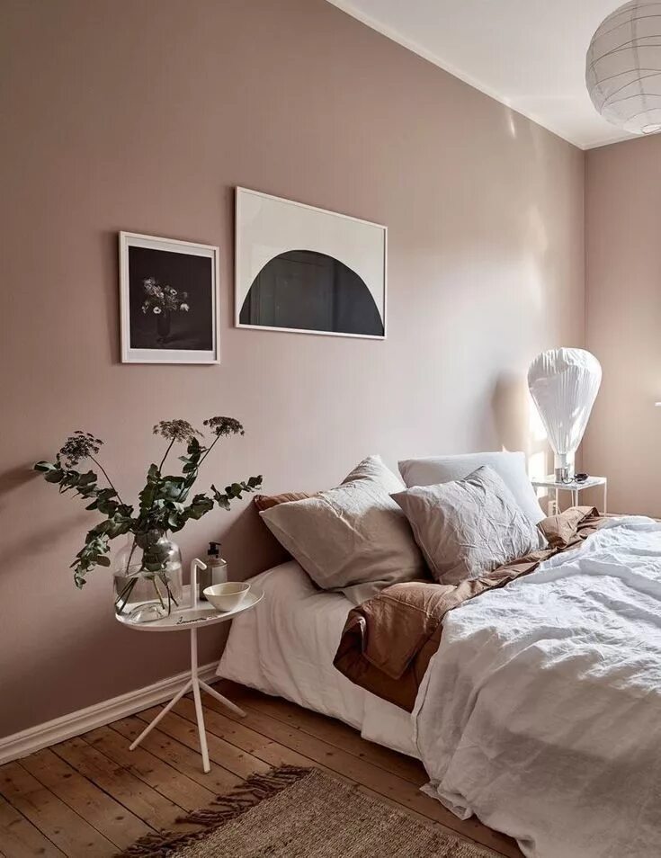 Покраска стен спальня дизайн фото Ivory and Noir Pink bedroom walls, Dusty pink bedroom, Bedroom interior