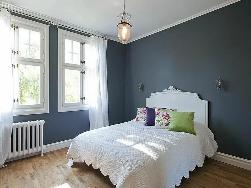 Покраска стен в серый цвет фото How to Apply Best Paint Colors for a Bedroom: Grey White Paint Colors For A Bedr