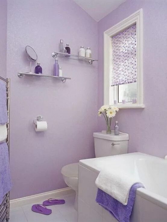 Покраска стен в ванне фото Lavender and White Bathroom