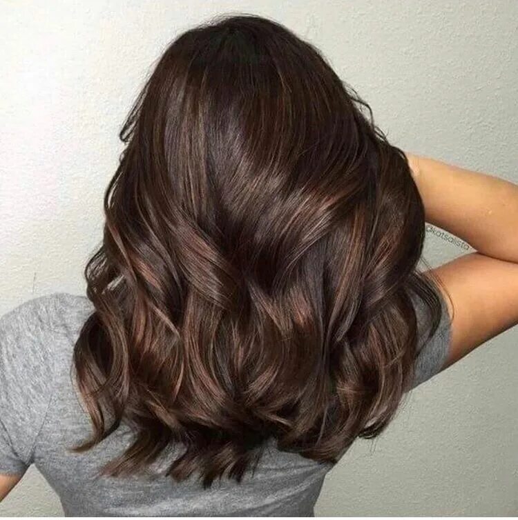 Покраска в коричневый фото Morena iluminada : Dicas para realçar sua beleza natural com mechas iluminadas B