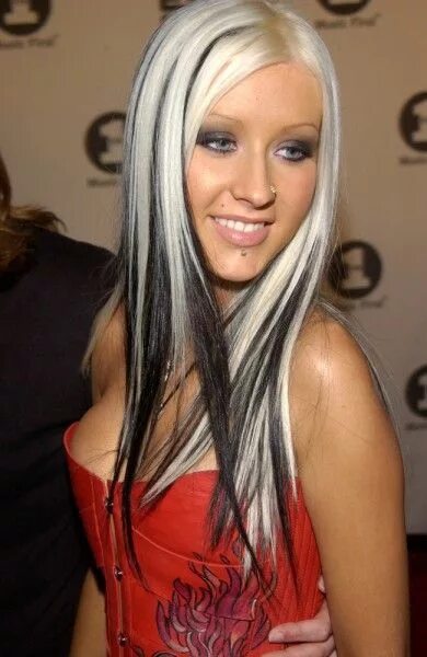 Покраска волос низ темный фото Trendfashiondesign.com Christina aguilera hair, Christina aguilera, Long blonde 