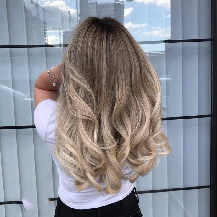 Покраска волос светлый цвет фото Pin by Yul Gawrilowa on Бомбезное окрашивание Ombre hair blonde, Blonde hair col