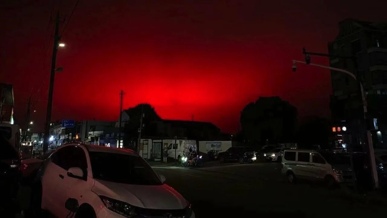 Покраснение неба фото Mysterious Red Sky Over Zhoushan, China May 7, 2022, UFO Sighting News. - YouTub