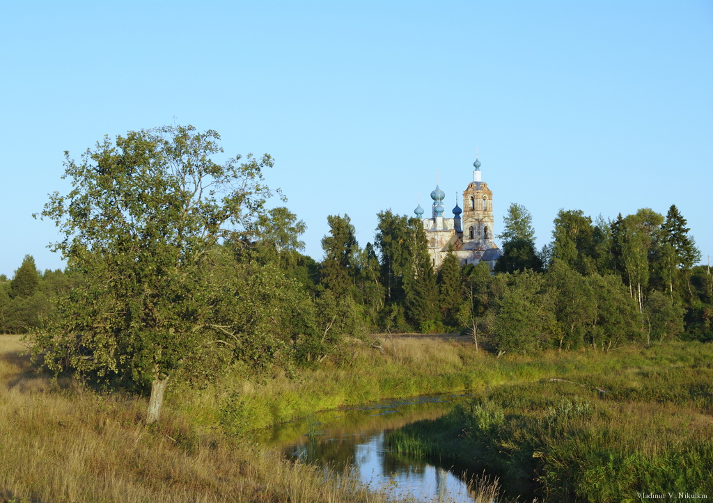 Покров село фото File:Церковь в селе Покровское - panoramio.jpg - Wikimedia Commons