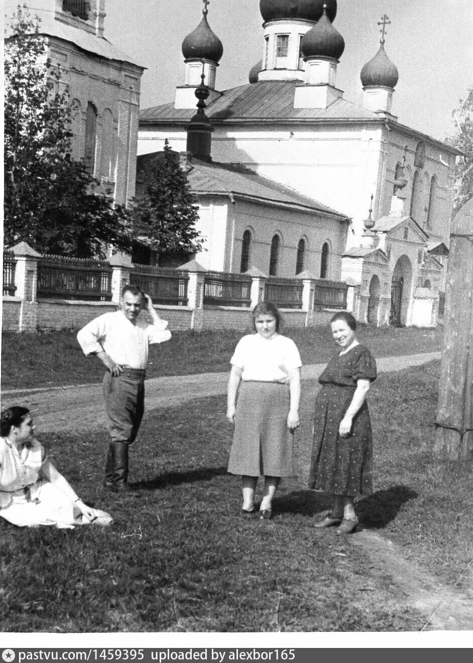 Покров старинные фото Церковь Покрова Пресвятой Богородицы в селе Старый Покров - Retro photos