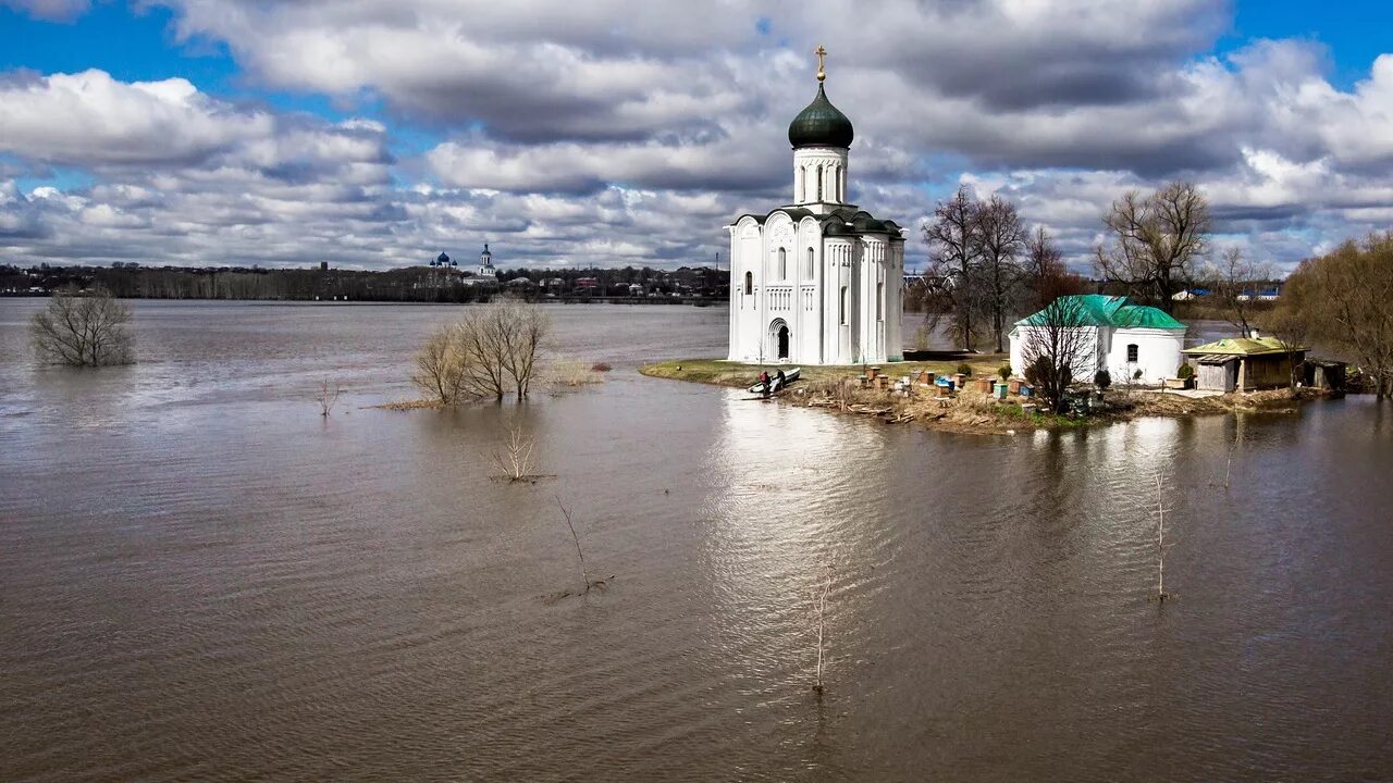 Покрова на нерли фото в разлив Покрова на нерли в разлив фото - ViktoriaFoto.ru