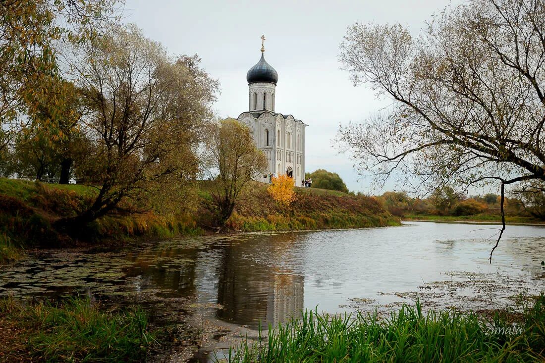 Покрова на нерли осенью фото храм Покрова на Нерли / новый ракурс