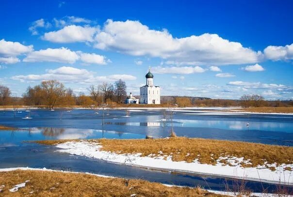 Покрова на нерли весной в разлив фото Покрова на Нерли Outdoor, Mansions, House styles