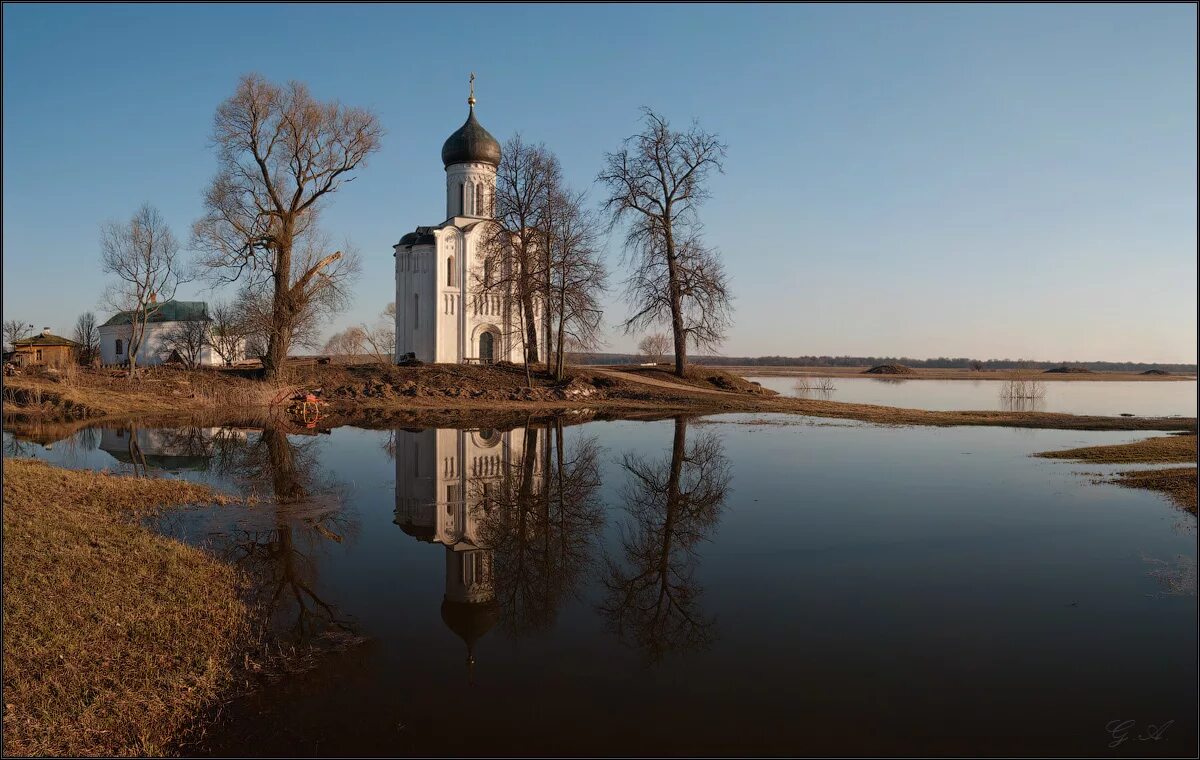 Покрова на нерли весной в разлив фото Автор: Anatoly Gordienko