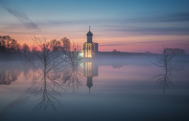 Покрова на нерли весной в разлив фото Русская культура. Запись со стены.