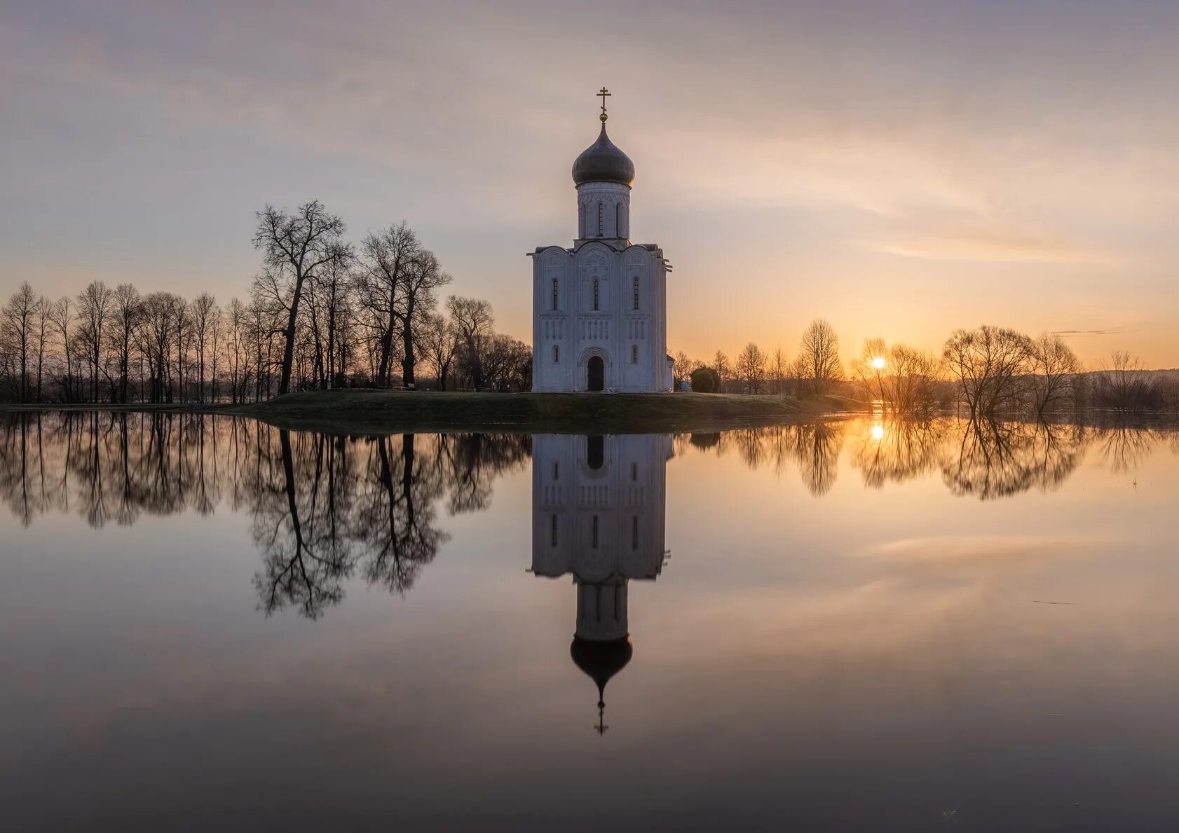 Покрова на нерли во владимире фото Весеннее утро. Фотограф Алексей Королёв