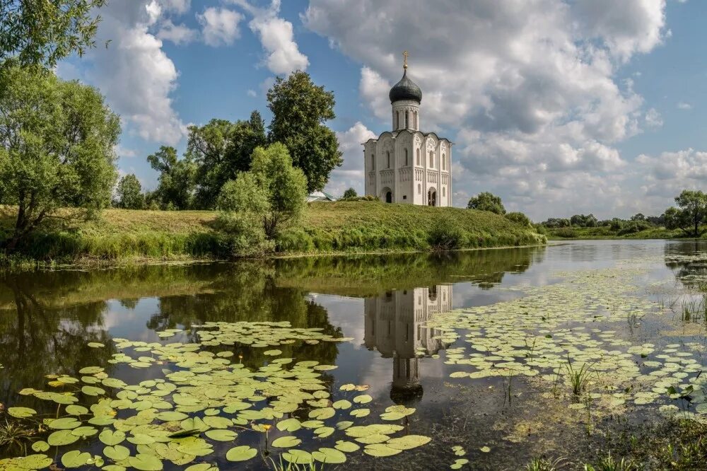 Покрова на нерли во владимире фото Храм Покрова Пресвятой Богородицы, что на Нерли / Православие.Ru