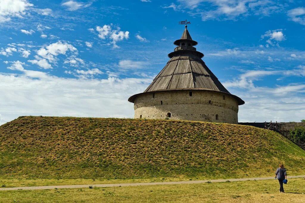 Покровская башня фото Pskov 2 Pskov. Pokrovskaya Tower Псков. Покровская башня Alexxx Malev Flickr