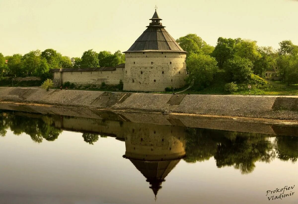 Покровская башня псков набережная реки великой фото Что посмотреть в Пскове? Фотопрогулка по древнему городу и окрестностям Мир вокр