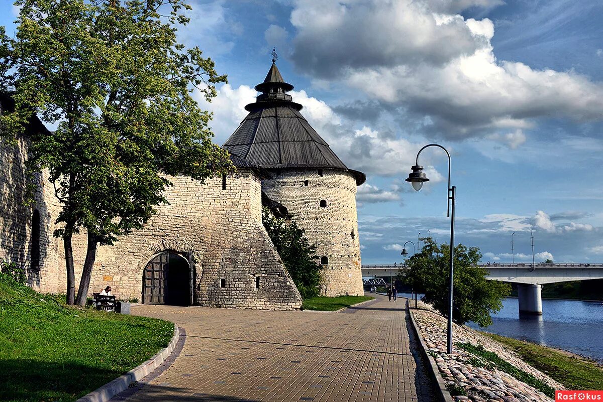 Покровская башня псков набережная реки великой фото Фото: Покровская башня. Юрий Первушин. Путешествия. Фотосайт Расфокус.ру