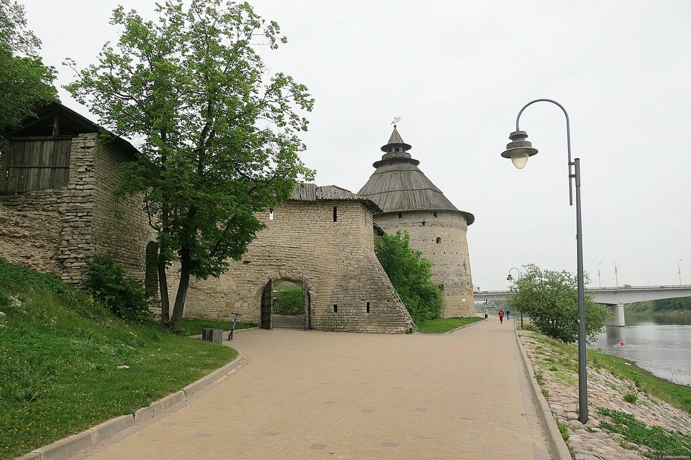 Покровская башня псков набережная реки великой фото Прогулка по Пскову: Часть первая, Май 2023, отзыв от туриста SVM на Туристер.Ру