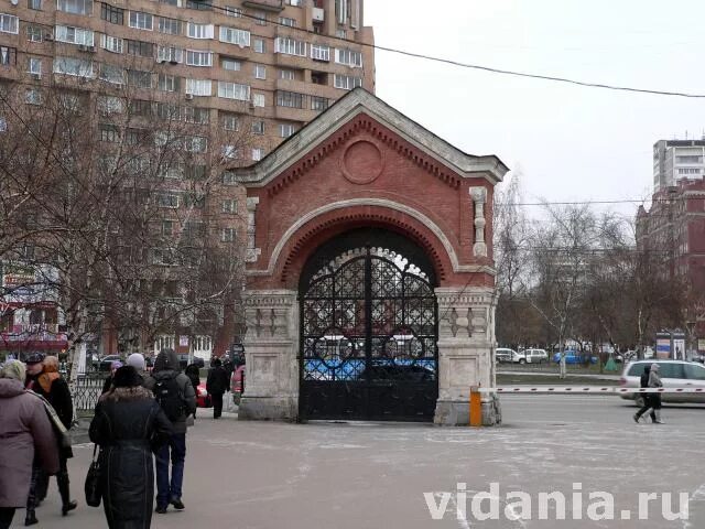 Покровские ворота где находятся в москве фото Поездка в Покровский женский монастырь к мощам Матроны Московской