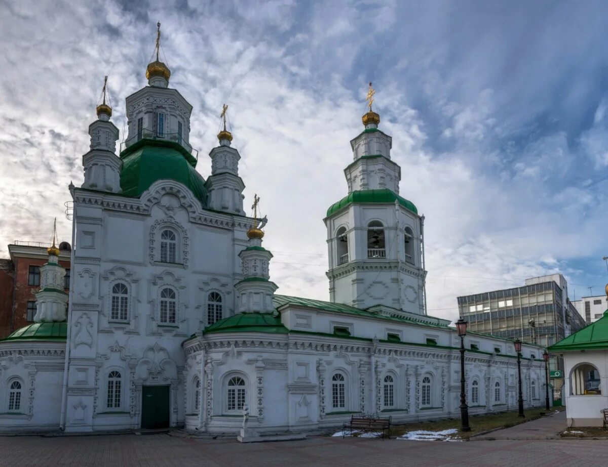 Покровский кафедральный собор покровская площадь 6 фото Свято-Покровский кафедральный собор в Красноярске Описание и фото