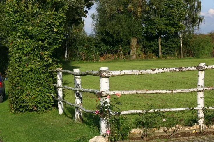 Покровский забор фото Pin on Birch Tree Fence Country fences, Fence landscaping, Garden fencing