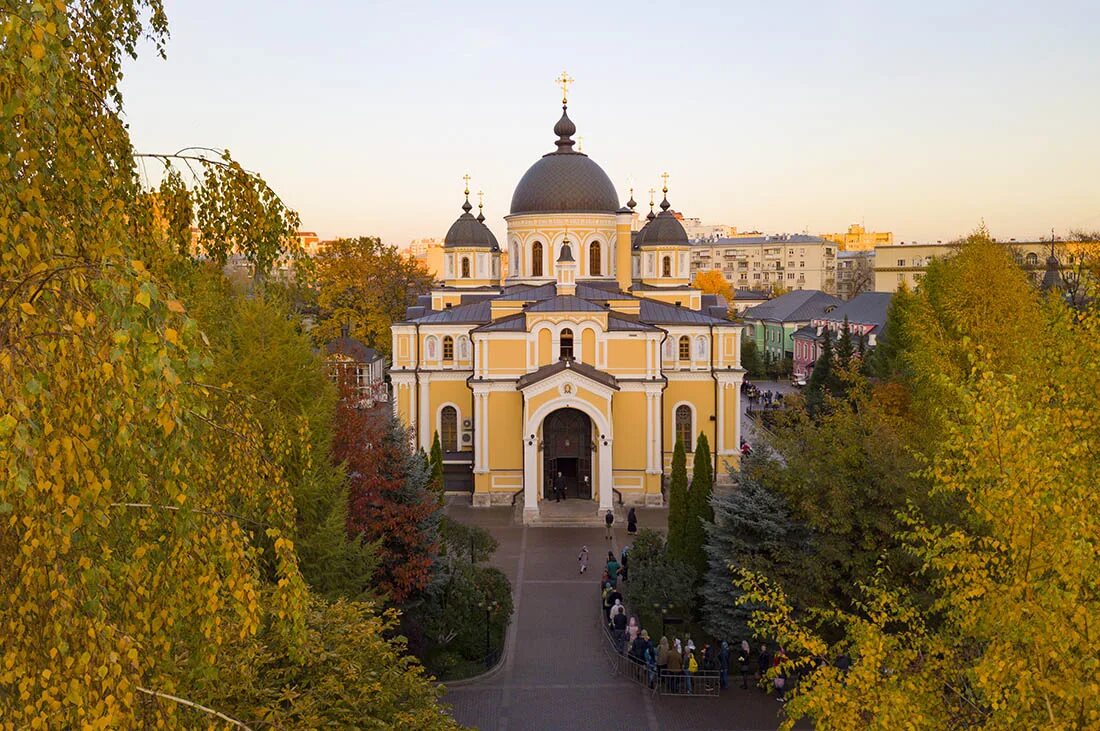 Покровский женский монастырь москва фото Осень в Покровском женском монастыре - Покровский ставропигиальный женский монас