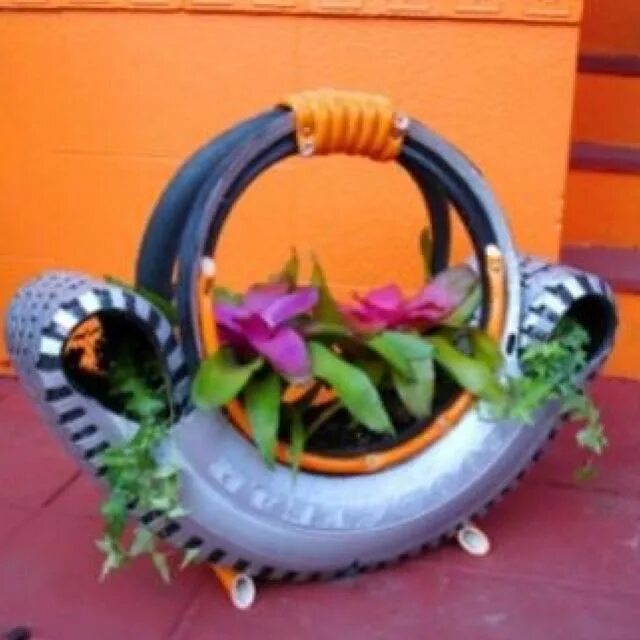 Покрышек своими руками фото Pin on Tire Recycling Flower planters, Tire craft, Tire garden