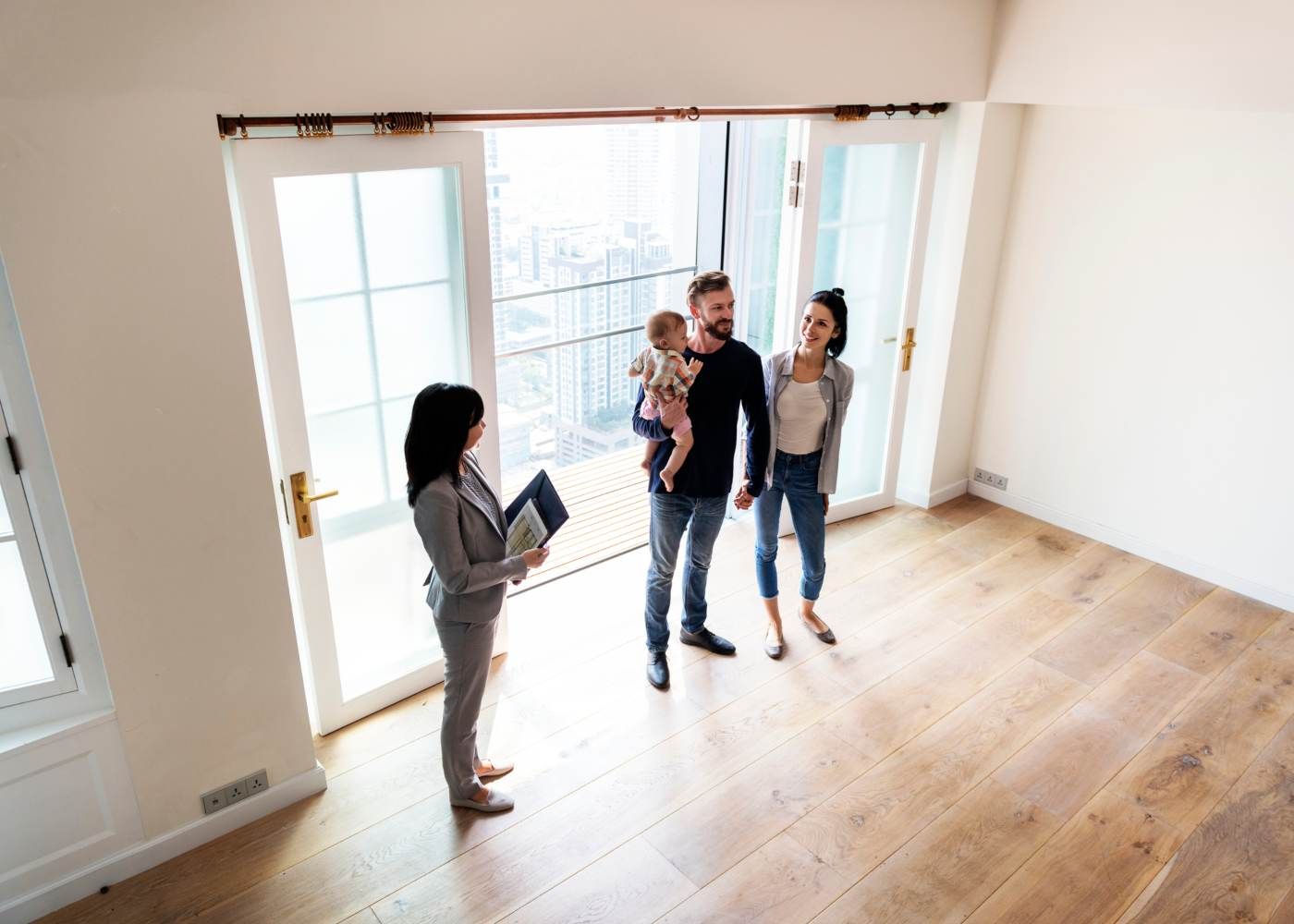 Покупка квартиры у застройщика оформление Retomas de bancos: um bom negócio para quem quer comprar casa? Home buying, Real