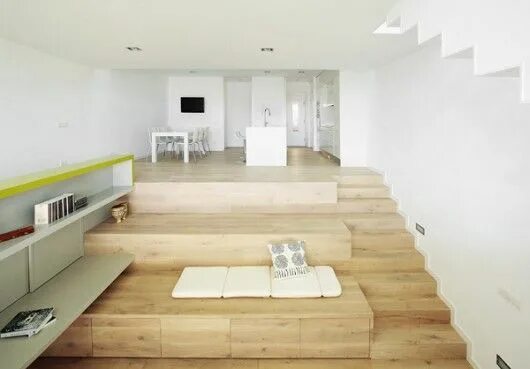 Пол дома дизайн Stepped House Toward the Landscape / 05 AM Arquitectura Staircase design, Interi