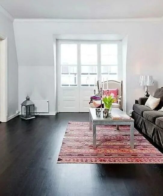 Пол и стены интерьер в гостиной Black Flooring ideas, Making Statement and Adding Drama to Modern Interior Desig