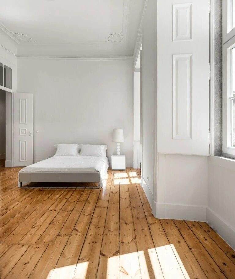 Пол и стиль интерьера Original Wooden Flooring Was Restored In This 19th Century Apartment Interior de