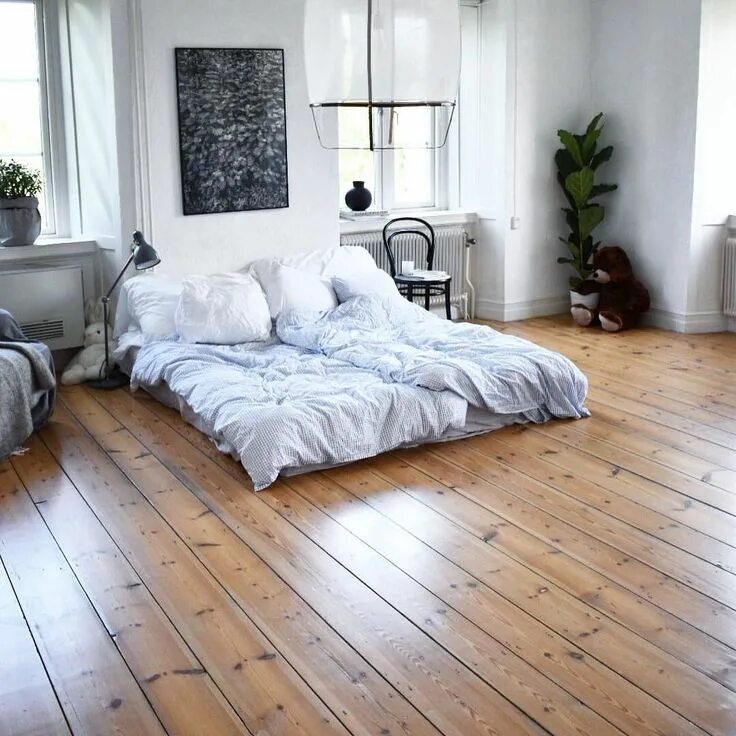 Pin on maison - chambre Modern wood bed, Bedroom flooring, Wood floor design