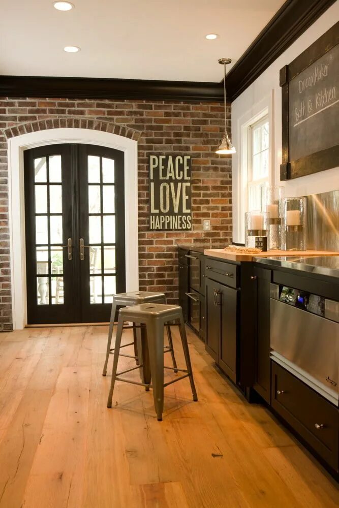 Пол кухни в стиле лофт Loft Style Entertaining Loft style kitchen, Kitchen design, Brick interior