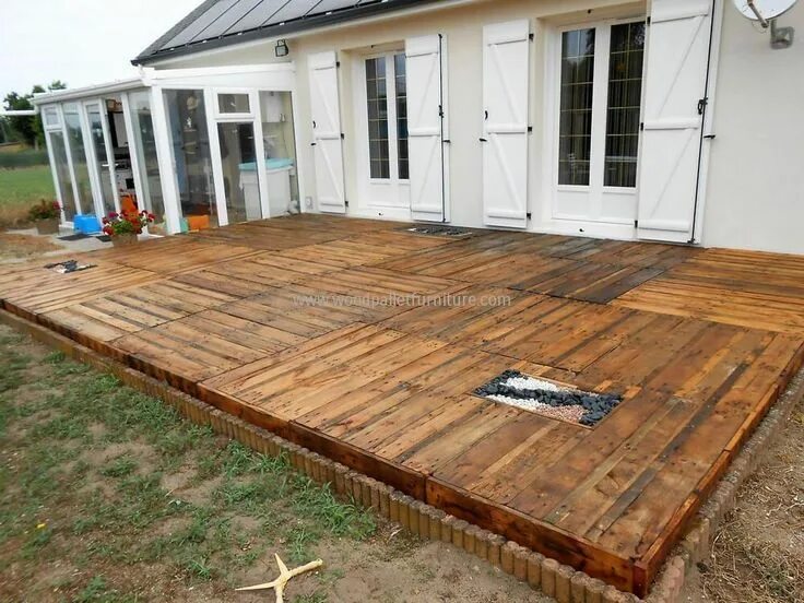 Пол на даче фото Resultado de imagem para deck jardim paletes Pallets garden, Pallet patio, Backy