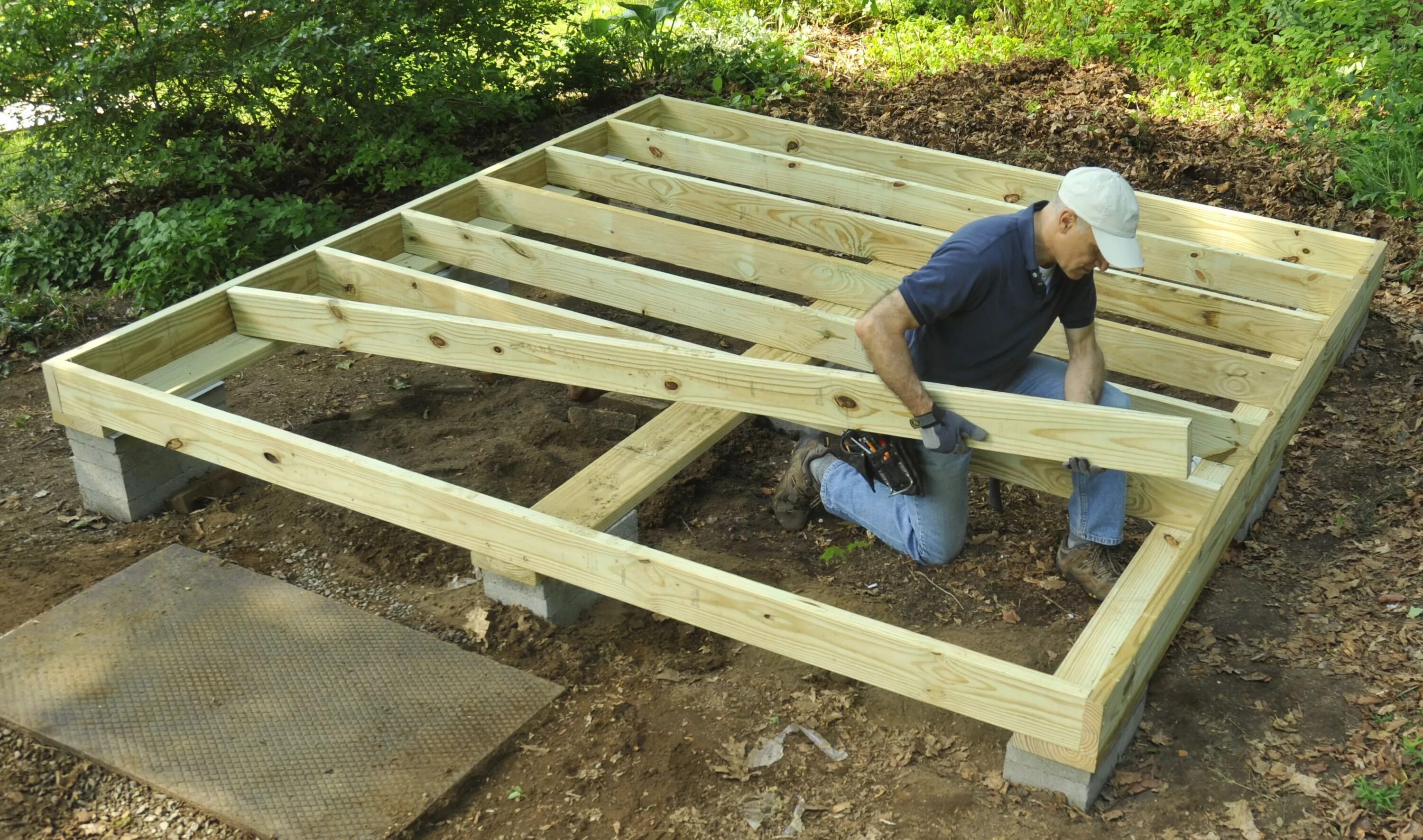 Пол на даче своими руками пошаговая инструкция How to Build a Better Backyard Storage Shed Cobertizos de madera, Casas con estr