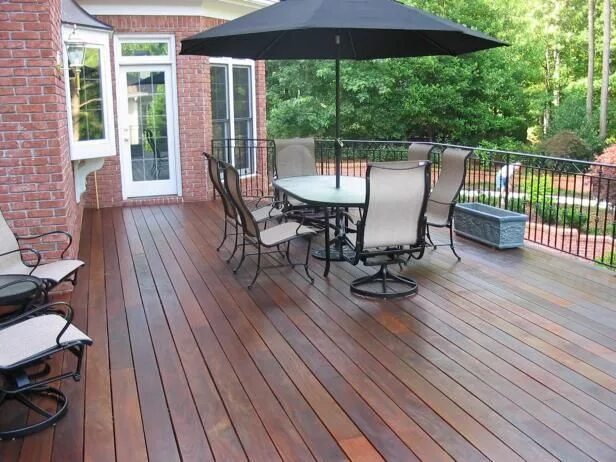 Пол в беседке варианты покрытия 13 World Class Decks and Maintenance Tips https://www.hgtv.com/design/outdoor-de